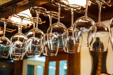 şarap bardakları çubuğu