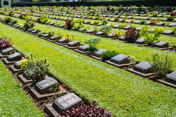 Müttefik savaş mezarlığı, Kanchanaburi Tayland — Stok fotoğraf