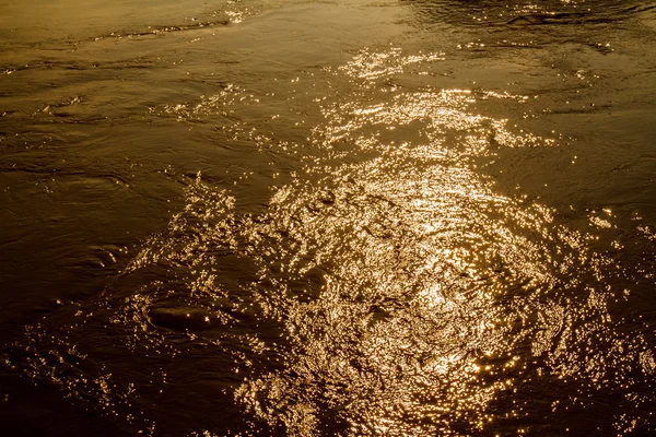 ensuya yansıyan güneş