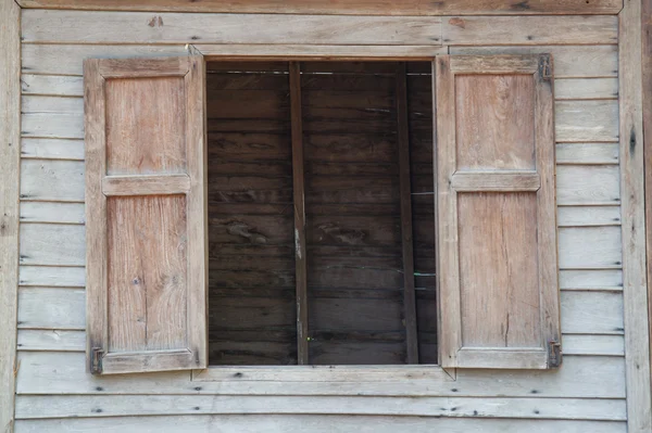 Vecchia finestra di legno tha stile — Foto Stock