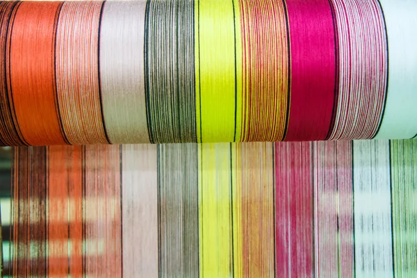 Surové hedvábí vlákna barvu pro pozadí. — Stock fotografie