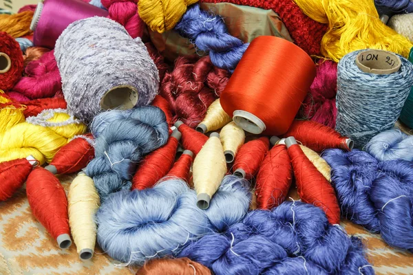 Raw silk thread color for background. — Stock Photo, Image