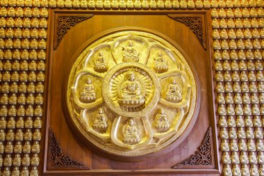 Buda heykelleri Wat Borom Racha Kanchana Phisake (Wat Leng Noei Yi 2)