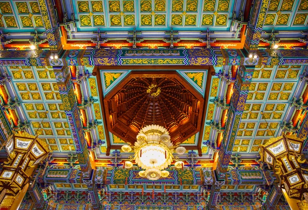 中国寺院ワット ・ レン-Noei-李 2 のランプ — ストック写真