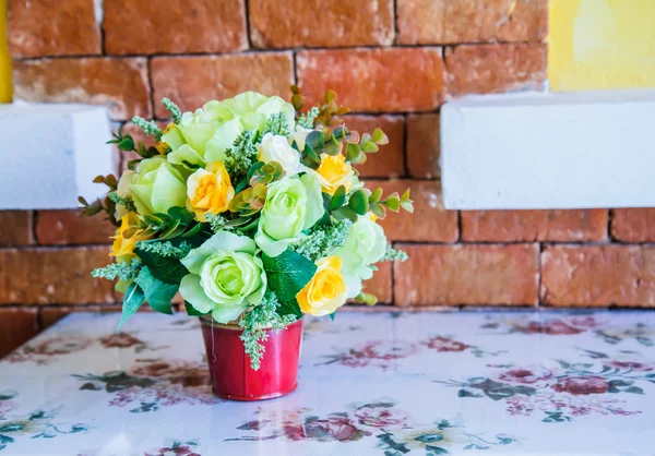 Bouquet of flowers on the table — Stock Photo, Image