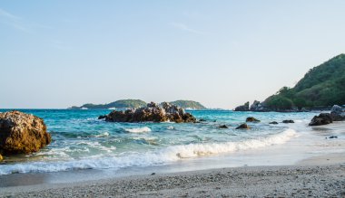 Koh Larne Pattaya.Thailand üzerinde kum plaj