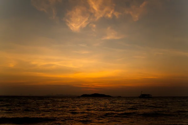 Sunset Beach Koh Larne Pattaya.Thailand üzerinde — Stok fotoğraf