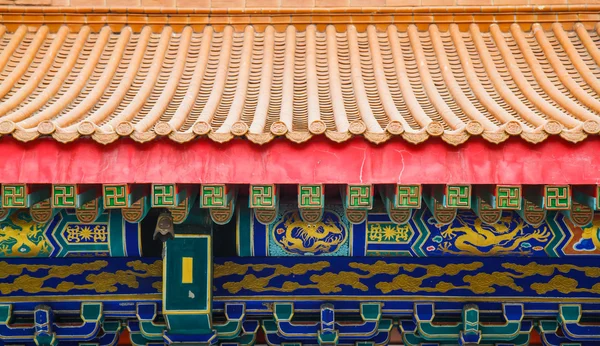 Traditional Chinese style temple at Wat Leng-Noei-Yi in Nonthabu — Stock Photo, Image