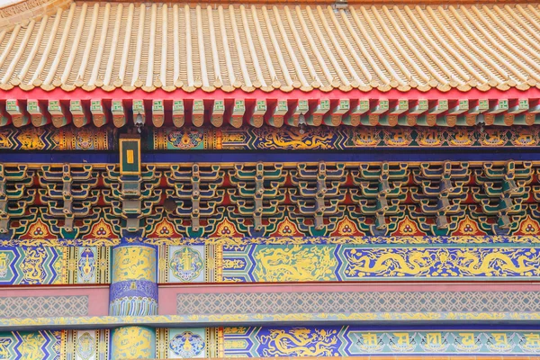 Perinteinen kiinalainen temppeli Wat Leng-Noei-Yi Nonthabussa — kuvapankkivalokuva