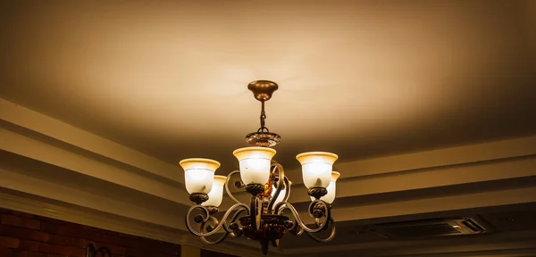 Lámpara de metal lámpara de techo —  Fotos de Stock