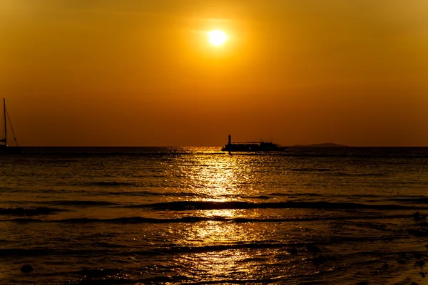 Sonnenuntergang am Strand auf koh larn pattaya.thailand — Stockfoto