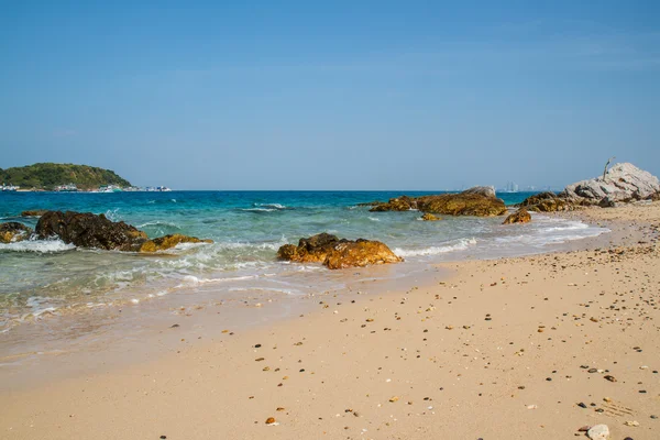 Pattaya beach w Koh Larn, Tajlandia — Zdjęcie stockowe