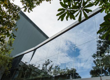 Cam bina yansımalar