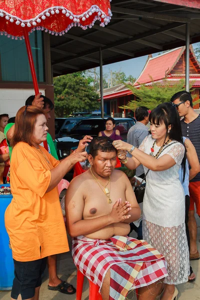 Bangkok 1 de marzo: una serie de ritos de iniciación que han cambiado —  Fotos de Stock