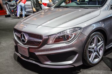 Bangkok, Tayland - 4 Nisan 2015: Mercedes-Benz otomobil gösterileri 36