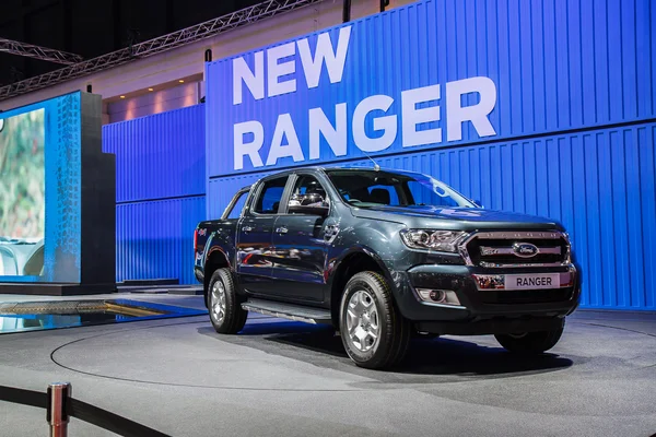 Bangkok, Thailand - 4 April 2015: Ford Ranger bil visar i 36 B — Stockfoto