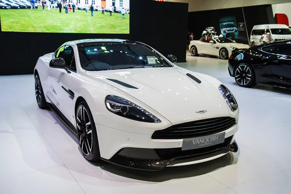 Bangkok, Tailandia - 4 de abril de 2015: Aston Martin muestra coches en 36 —  Fotos de Stock