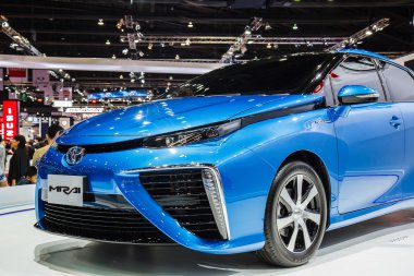 Bangkok, Tayland - 4 Nisan 2015: Toyota araba gösterilerinde 36 Bangko