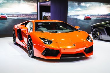 Bangkok, Tayland - 4 Nisan 2015: Lamborghini bikini araba gösterir 