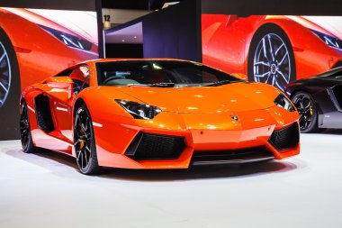 Bangkok, Tayland - 4 Nisan 2015: Lamborghini bikini araba gösterir 
