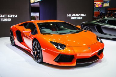 Bangkok, Tayland - 4 Nisan 2015: Lamborghini bikini araba gösterir 