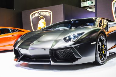 Bangkok, Tayland - 4 Nisan 2015: Lamborghini bikini araba gösterir 