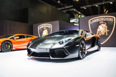 Bangkok, Tayland - 4 Nisan 2015: Lamborghini bikini araba gösterir 