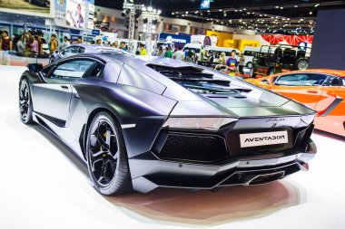 Bangkok, Tayland - 4 Nisan 2015: Lamborghini bikini araba gösterir 