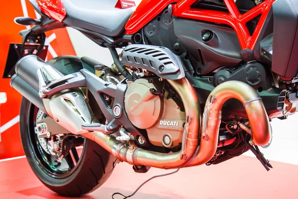 Bangkok, Thailand - 4 April 2015: Ducati bil visar i 36 Bangko — Stockfoto