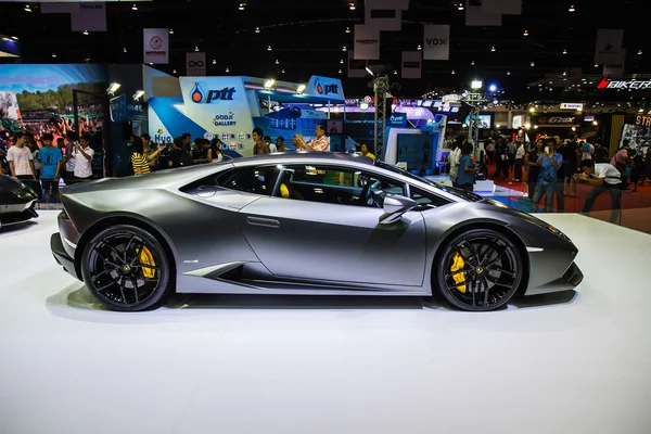 Bangkok, Tailândia - 4 de abril de 2015: Lamborghini biquíni carro mostra — Fotografia de Stock