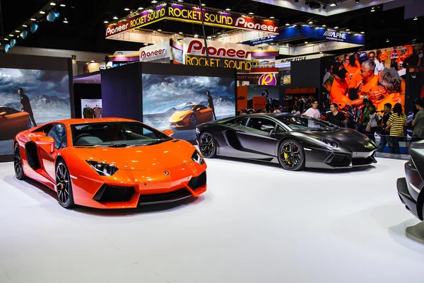 Bangkok, Thajsko - 4 dubna 2015: Lamborghini bikiny auto show — Stock fotografie