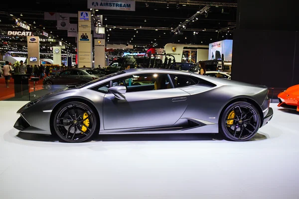 Bangkok, Tailândia - 4 de abril de 2015: Lamborghini biquíni carro mostra — Fotografia de Stock