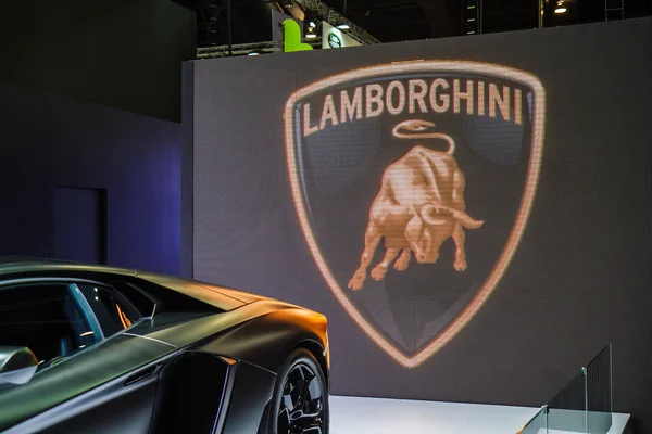 Бангкок, Таїланд - 4 квітня 2015: Lamborghini показує автомобіль бікіні — стокове фото