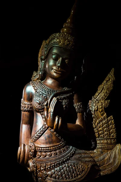 Cambodge sculpture sur bois art — Photo