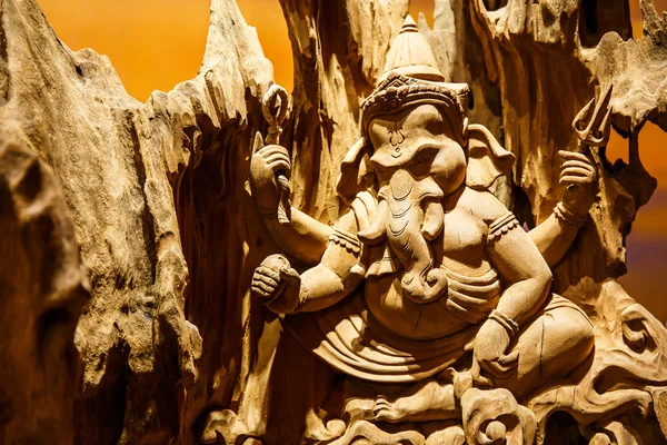 Ganesh madera tallada —  Fotos de Stock