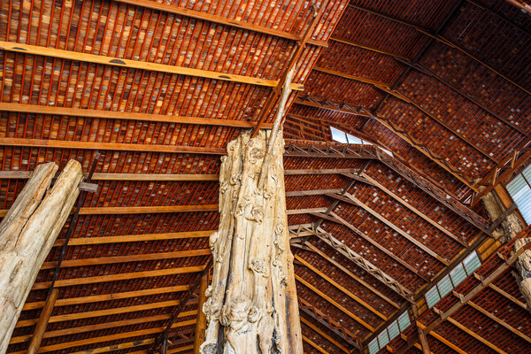 Wooden roof structure