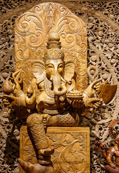 Kayu berukir Ganesh — Stok Foto