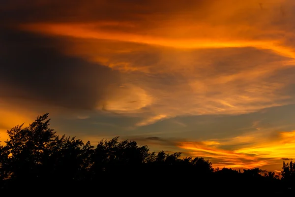 Atmosphäre bei Sonnenaufgang am Strand — Stockfoto