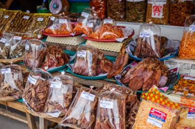 Bangkok, Tayland - 31 Mayıs: s torbalarda paketlenmiş kuru deniz ürünleri