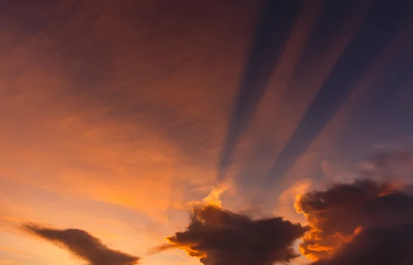 Atmosphäre bei Sonnenaufgang am Strand — Stockfoto