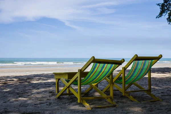 2 つの椅子をビーチします。 — ストック写真
