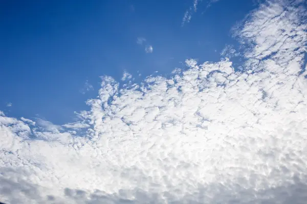 Modèle de nuages dans le ciel — Photo
