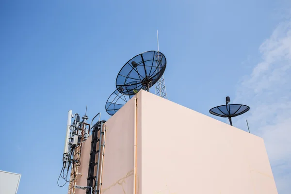 Satellite and antenna — Stock Photo, Image