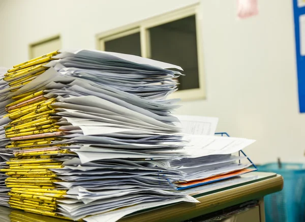 Stos dokumentów biurko — Zdjęcie stockowe