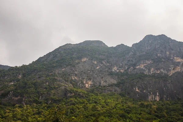 Parque Nacional Khao Sam Roi Yod, Tailândia . — Fotografia de Stock