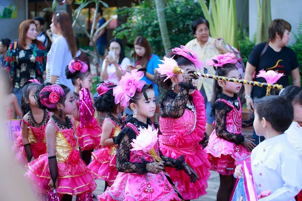 Ayutthaya - 20 NOVEMBRE : Parade pour la journée sportive du Joseph — Photo