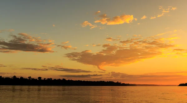 Farbe des Himmels an diesem Morgen Mekong Fluss ubon ratchathani, tha — Stockfoto