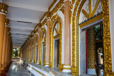 : Ubon Ratchathani, Thailand - 1 Ocak 2016: Pagod Tay Sanat