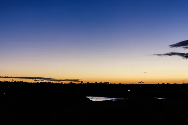 その日の朝メコン川ウボンラチャタニ、Tha の空の色 — ストック写真