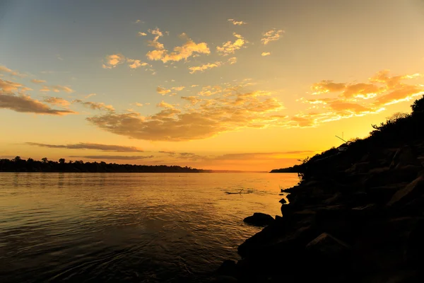 Barva oblohy ráno Mekong řeky Ubon Ratchathani, Tha — Stock fotografie